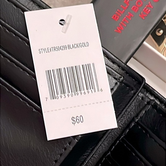 Brand New True Religion Leather Black Billfold Wallet Bottle Opener Keychain Set - Picture 11 of 16